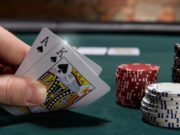 Aprenda as regras e como jogar poker no guia do SuperPoker