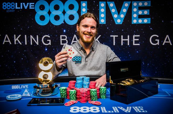 Tom Hall campeão do 888Live Londres