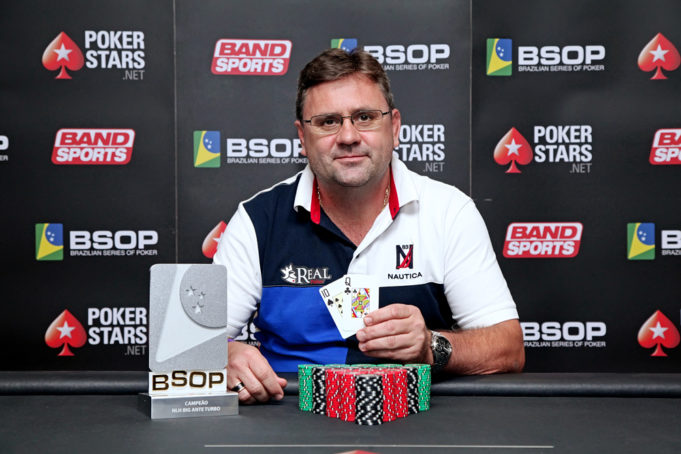 qJeferson Pinon campeão do Turbo Big Ante do BSOP Natal