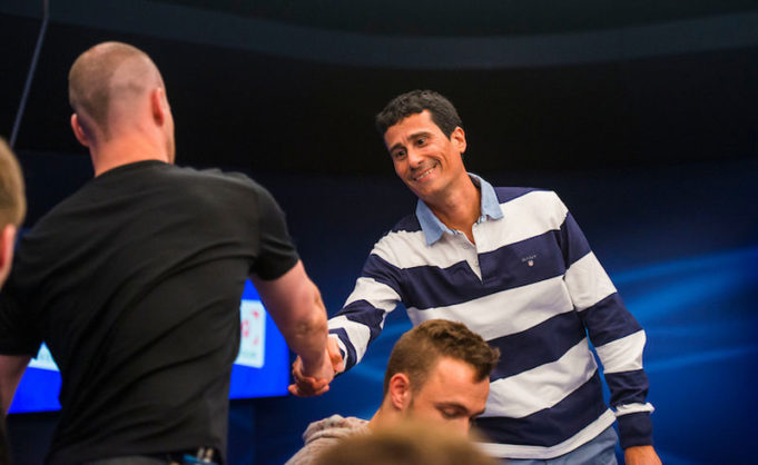 Sadri Saleh bolha da mesa final do EPT Monte Carlo