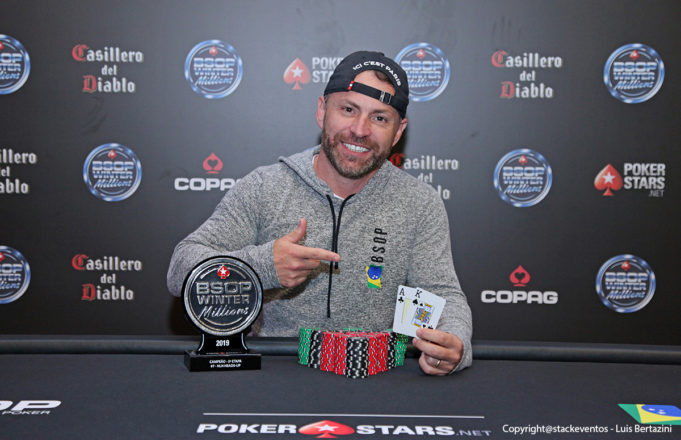 Vinicius Pinheiro campeão do Heads-Up do BSOP Winter Millions