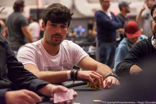 Henrique Coutinho ficou muito perto de alcançar a primeira mesa final de WSOP da carreira