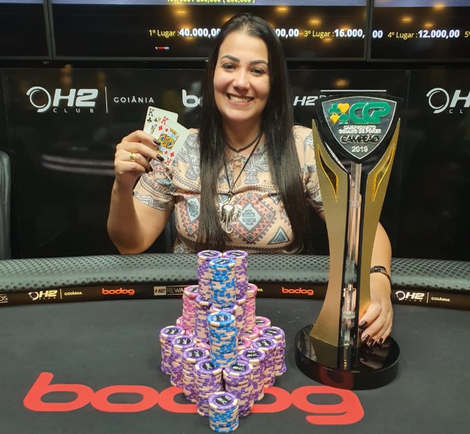 Janna Estrozi - Campeã Campeonato Goiano de Poker