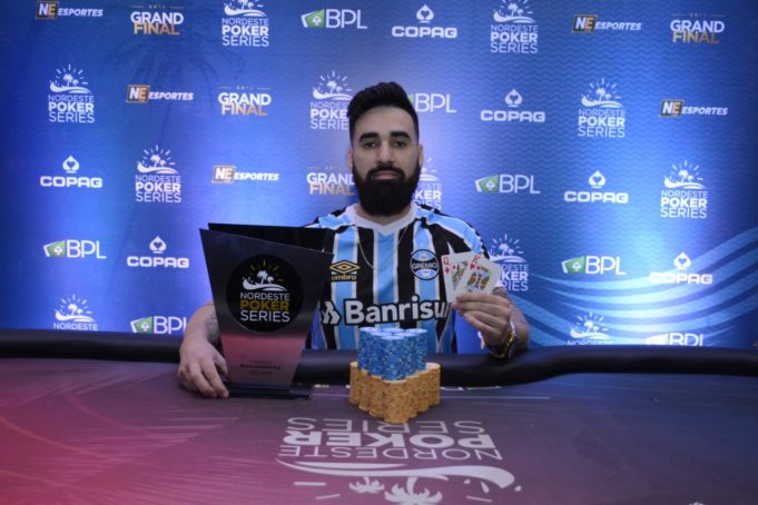 Thiago Barreto campeão do 6-handed KO do NPS Grand FInal