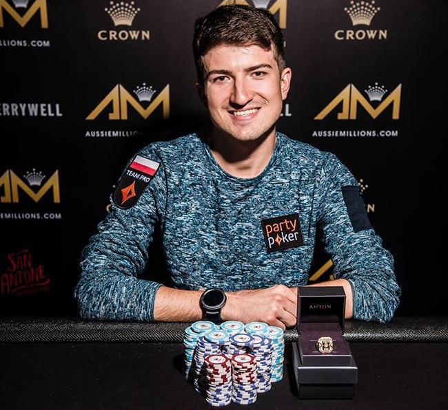 Dzmitry Urbanovich campeão do HORSE do Aussie Millions (foto: Aussie Millions)