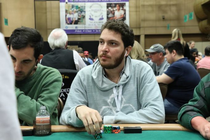 Francisco Correia deixou a disputa do Main Event do WCOOP antes do estouro da bolha