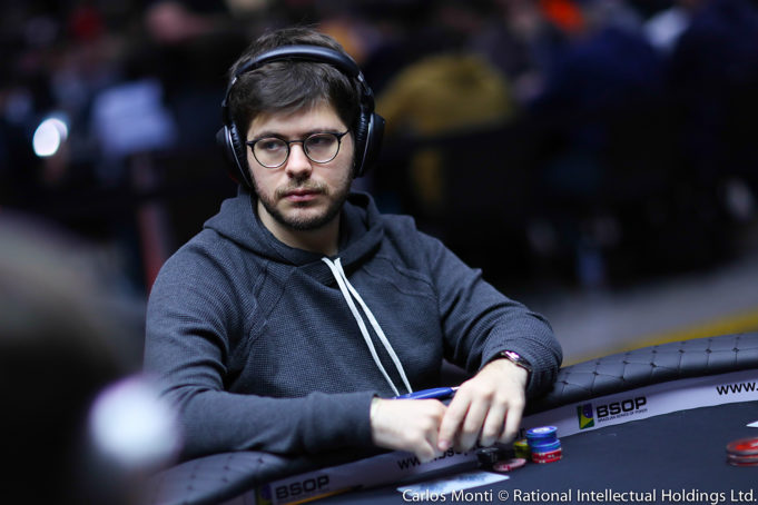 Thiago Crema está entre os 18 finalistas do Main Event Medium de PLO do WCOOP