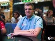 Dowgh-Santos acertou a leitura e deu um belo hero call no WPT