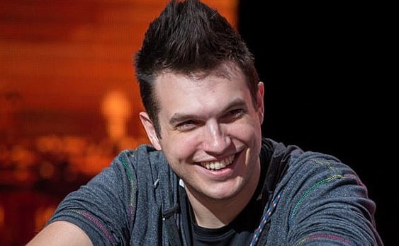 Doug Polk deu show no primeiro duelo online