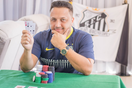 Alex Brito conquistou a maior premiação do poker online