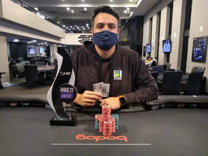 Erick Sirelli entrou na mesa final como short stack