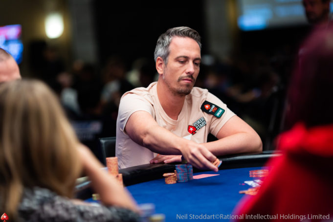 Lex Veldhuis superou três adversários em all in graças ao A