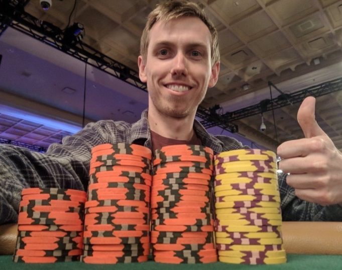 Mike Brady teve queda relâmpago em bad beat cruel no EPT