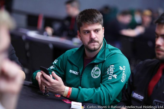 Luiz Duarte segue na disputa do torneio