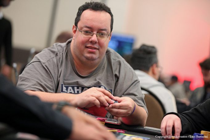 Geraldo Cesar está em busca do segundo título no ranking mensal do poker online