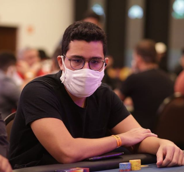 Emmanuel de Sousa levou o primeiro título de WCOOP da carreira