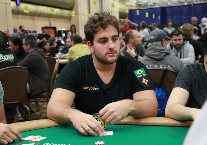 João Simão ficou perto do título no Side Event da WSOP Online