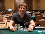 Chris Brewer superou feras do poker para cravar SHR na Flórida (Foto: PokerGO)