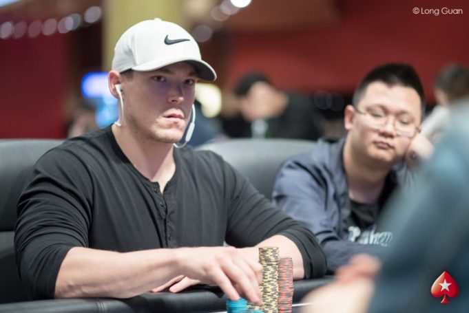 Alex Foxen lidera os classificados no primeiro dia de disputa do Super High Roller