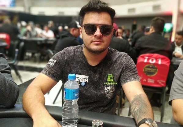 Renan Pezette lidera entre os brasileiros no WCOOP