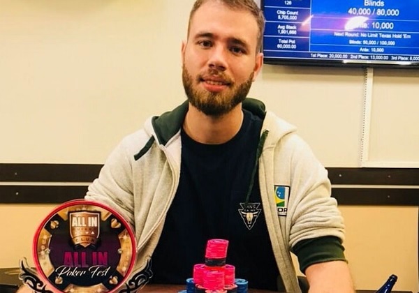 Sergio Gabriel foi campeão superando grande field no WCOOP