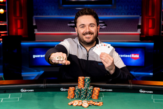 Anthony Zinno agora tem três braceletes da WSOP