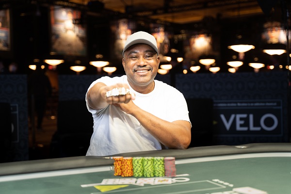 Darrin Wright (foto) e Kazuki Ikeuchi tornaram-se campeões da WSOP