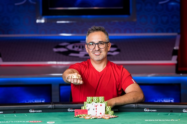 Josh Arieh ostentou um bracelete em Vegas pela primeira vez desde 2005