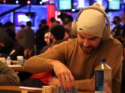 Renan Bruschi segue avançando na WSOP