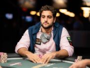 (Foto: PokerNews) João Simão é um dos destaques brasileiros na WSOP 2021 até agora