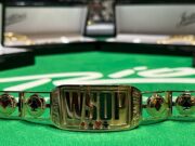 (Foto: PokerNews) John Ripnick e "incel4life" levaram braceletes na WSOP.com