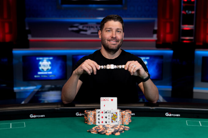 Jeremy Ausmus bateu um 3-handed estrelado e foi campeão na WSOP