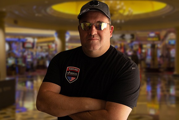 Chris Moneymaker apareceu no Dia 1F do Main Event da WSOP