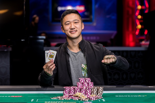 Eric Zhang cravou em sua primeira aparição na WSOP