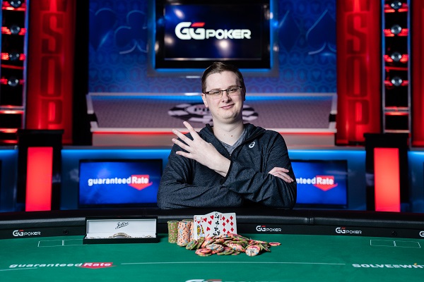 Kevin Gerhart voltou ao topo do pódio na WSOP 2021