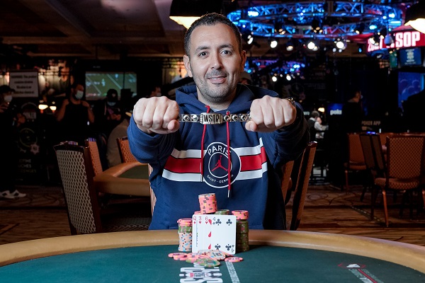 Mourad Amokrane alcançou a glória no Evento #71 da WSOP