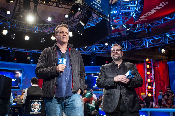 Vince Vaughn (esq.) será o mestre de cerimônias oficial a partir da WSOP 2022