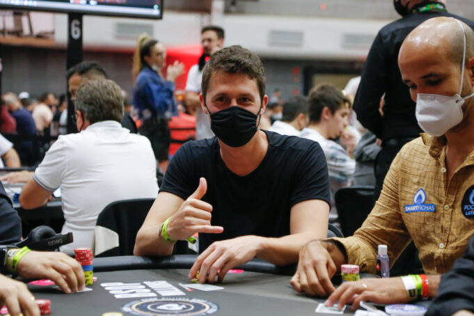 Bruno Volkmann garantiu a medalha de bronze no PokerStars