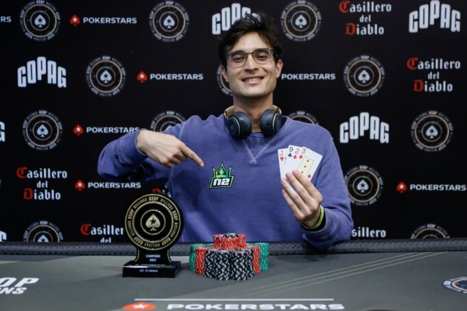 Victor Eguti ficou com a vitória no PL Omaha do BSOP Millions