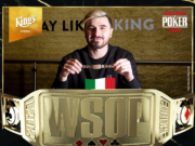 Alessandro Pichierri agora tem um bracelete da WSOP (Foto: Reprodução/Twitter @pokerroomkings)