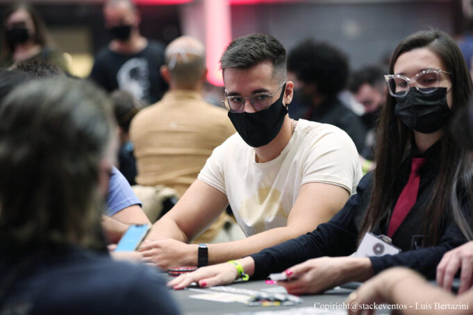 Dalton Hobold só foi parado no heads-up do torneio