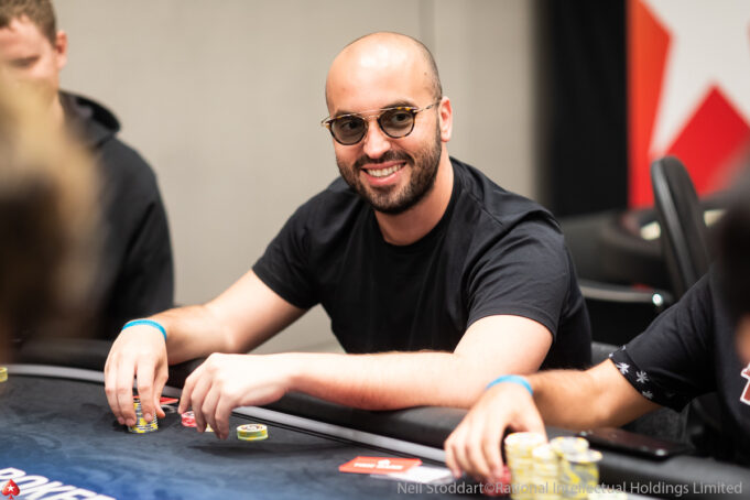 Bryn Kenney é, novamente, o mais premiado da história do poker live