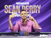 Sean Perry ficou com mais um título da PokerGO Cup nesta quinta (10) (Foto: PokerGO)