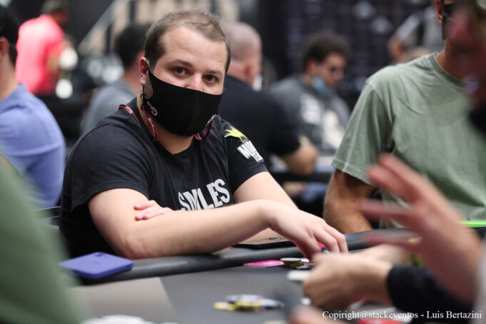 Luciano Hollanda ficou com o vice no Sunday HR do PokerStars