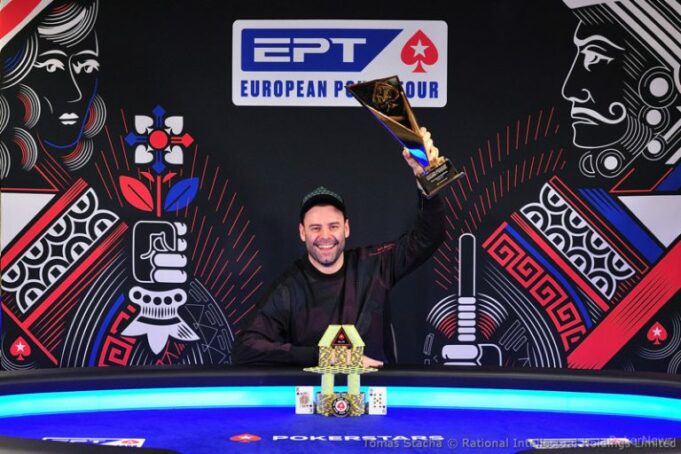 Robert Cowen agora possui um troféu do EPT