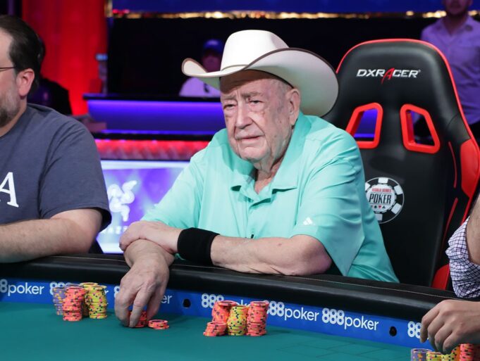 Doyle Brunson apanhou do baralho durante sessão do High Stakes Poker