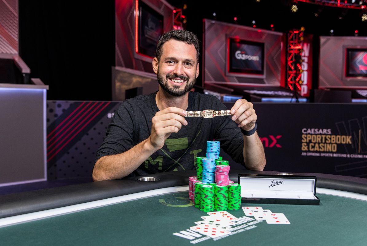 O jogador canadense Alex Livingston confirmou a liderança no Dia 2 e levou o título do Ev. #9 da WSOP.