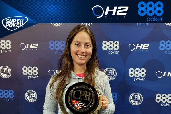 Gabriela Souza, campeã do Main Event Light do CPH