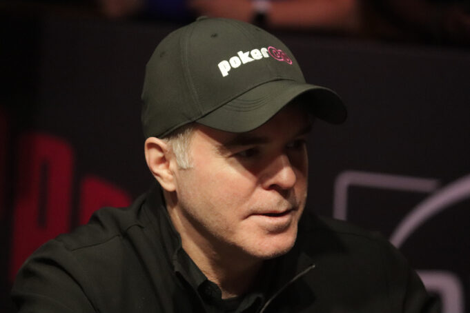 Cary Katz faltou com atenção justo em momento chave na WSOP