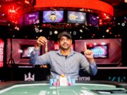 Raj Vohra finalmente ganha a primeiro bracelete da carreira na WSOP.